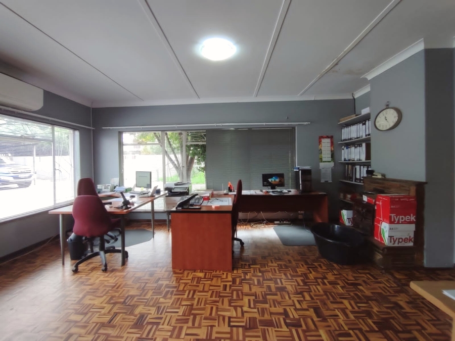 6 Bedroom Property for Sale in Flamwood North West